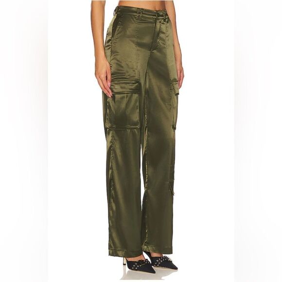 NWT REMI x REVOLVE Sydney Cargo Pant Dark Green satin finish wide leg plus 1X - Picture 3 of 11